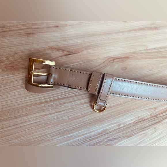 ❌❌❌ SOLD ❌❌❌ Burberry Quilted TB Envelope Belt Bag - Picture 12 of 15